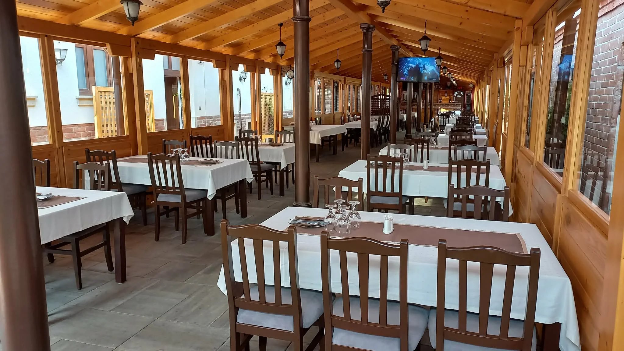 A Kékfrankos Étterem és Pub Mátészalka legnagyobb múltra visszatekintő étterme. Gyors ebédről vagy családi ünnepről van szó? Nálunk mindig terített asztal vár.